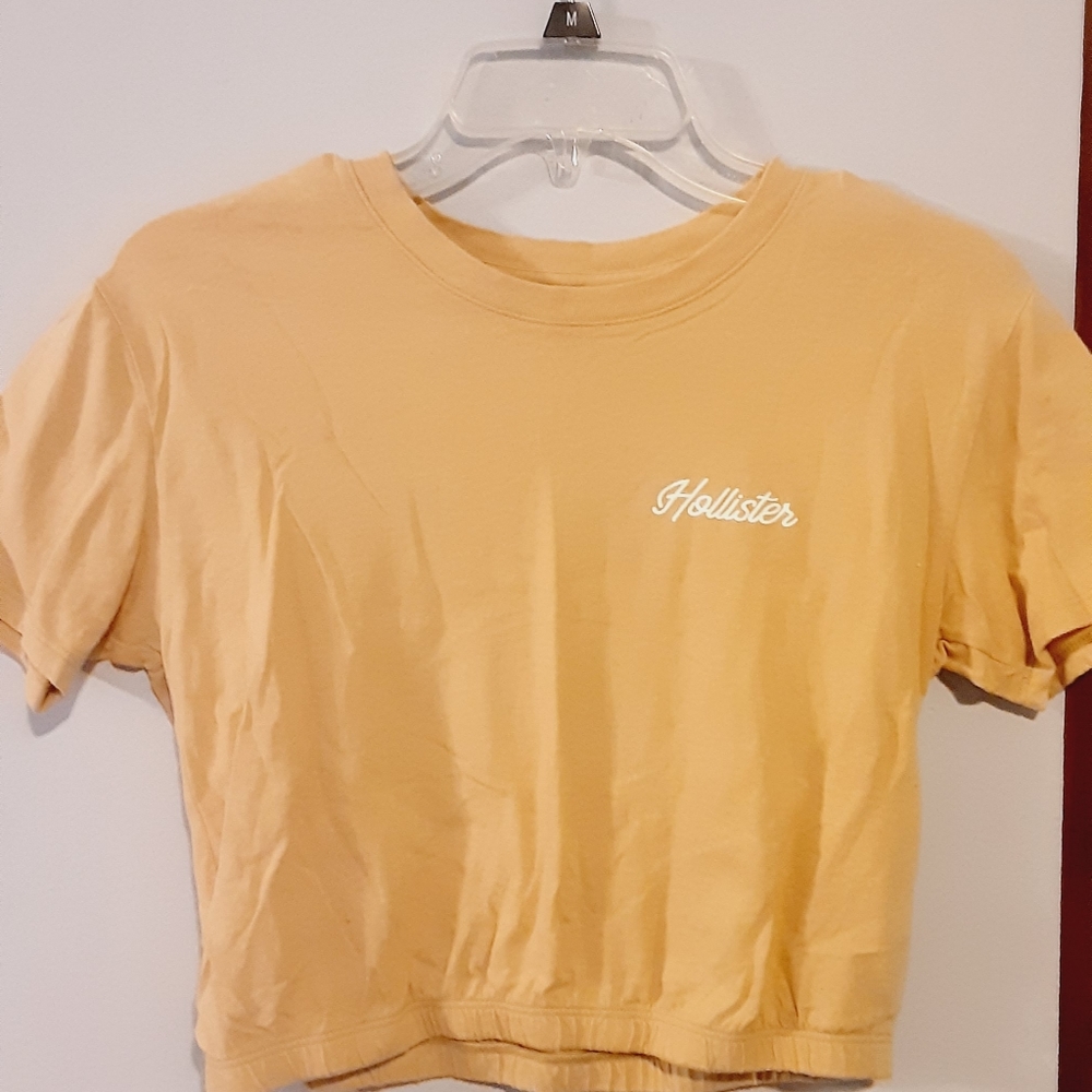 Yellow short sleeve Hollister crop top